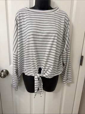 Striped Tie-Front Long Sleeve Top - White & Gray
